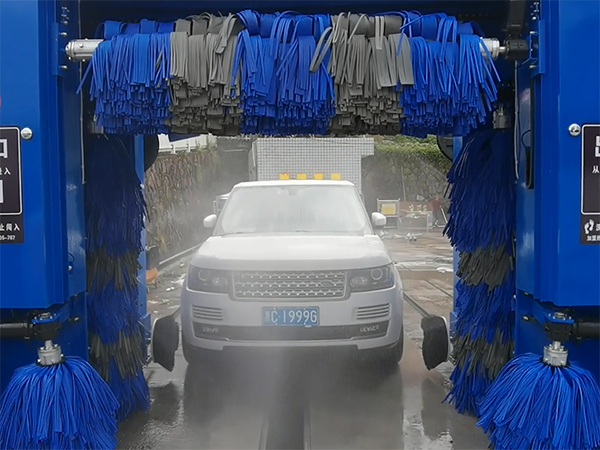 电脑洗车机（蓝色款）洗车过程