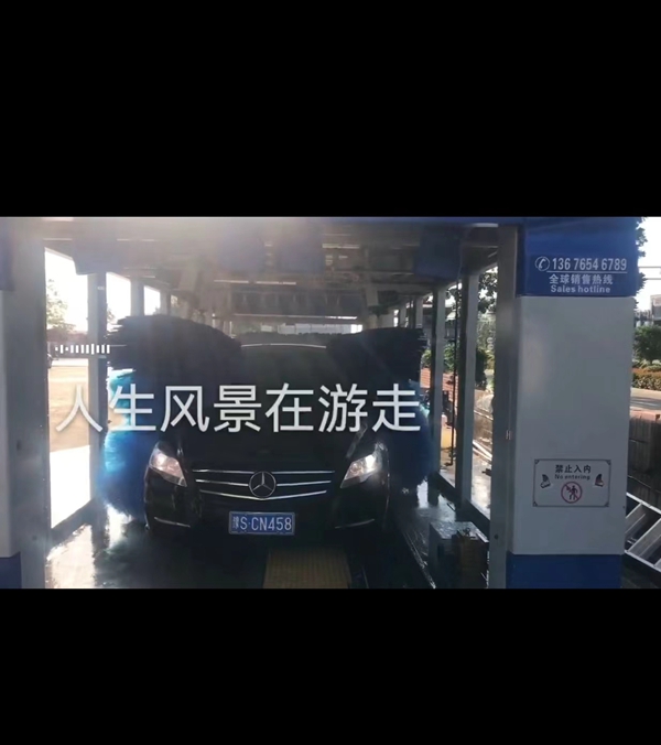 河南信阳-潢川迎宾加油站 连续式隧道9刷电脑洗车机安装完毕调试现场拍摄