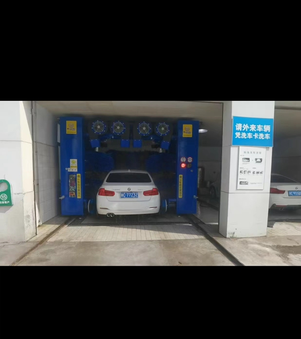 中国-温州苍南宝马4s店 新车、保养车、清洗设备调试完毕