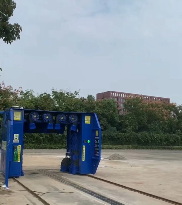 中国-盐城师范学院 安装无人值守一卡通支付洗车..现场拍摄
